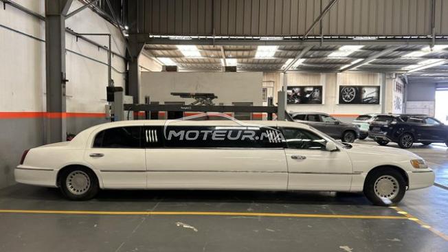 Lincoln Town Car Essence Collection 