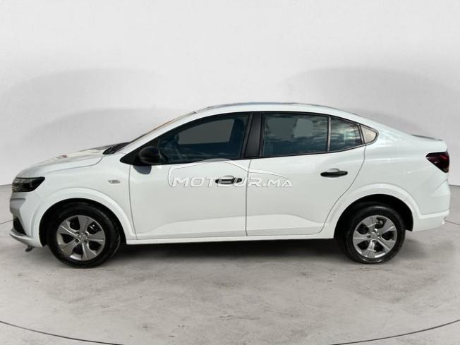 DACIA. Logan