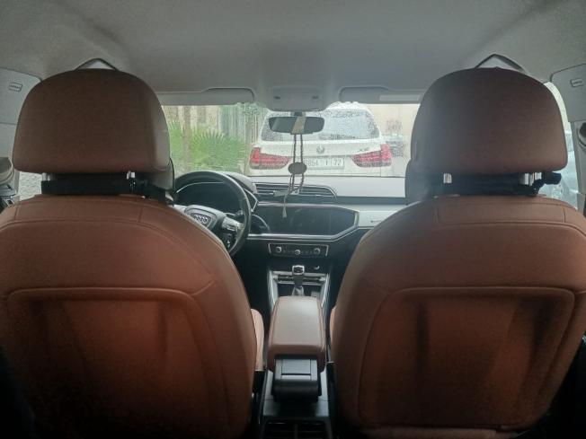 Audi Q3  2021- Diesel -Automatique-98081 km