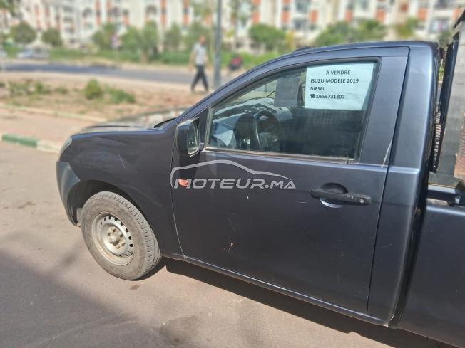 ISUZU PICKUP  MODEL 2019 EN BON ETAT PREMIER MAIN
