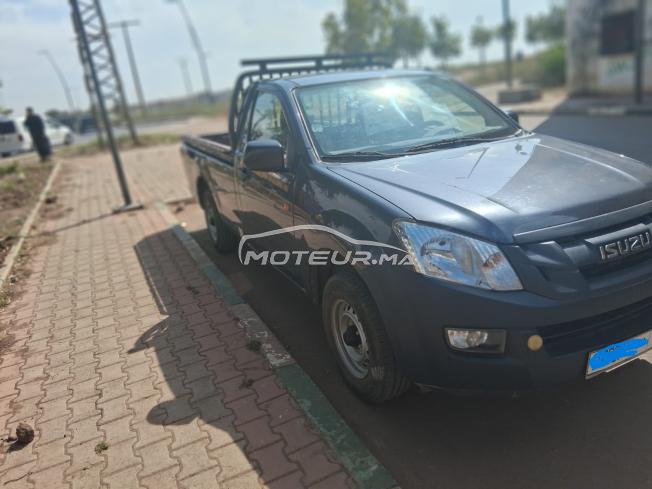 ISUZU PICKUP  MODEL 2019 EN BON ETAT PREMIER MAIN