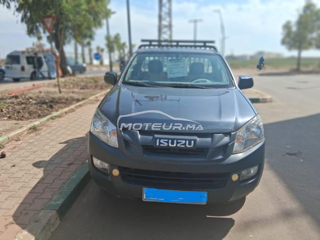 ISUZU PICKUP  MODEL 2019 EN BON ETAT PREMIER MAIN