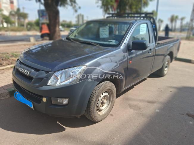 ISUZU PICKUP  MODEL 2019 EN BON ETAT PREMIER MAIN