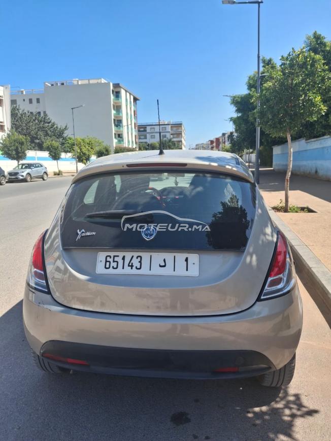 Lancia ypsilon tres bon etat