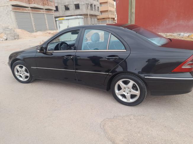 Mercedes w203 très bonne etat