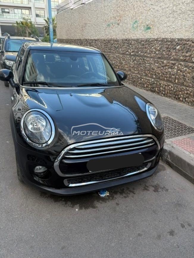 Mini Cooper D 5 portes en excellent état. Véhicule première main.