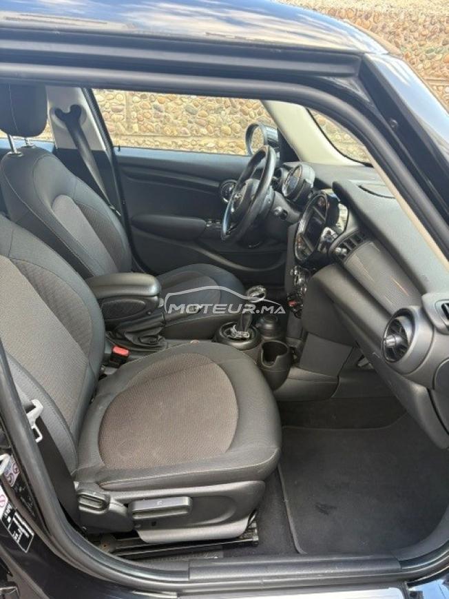 Mini Cooper D 5 portes en excellent état. Véhicule première main.