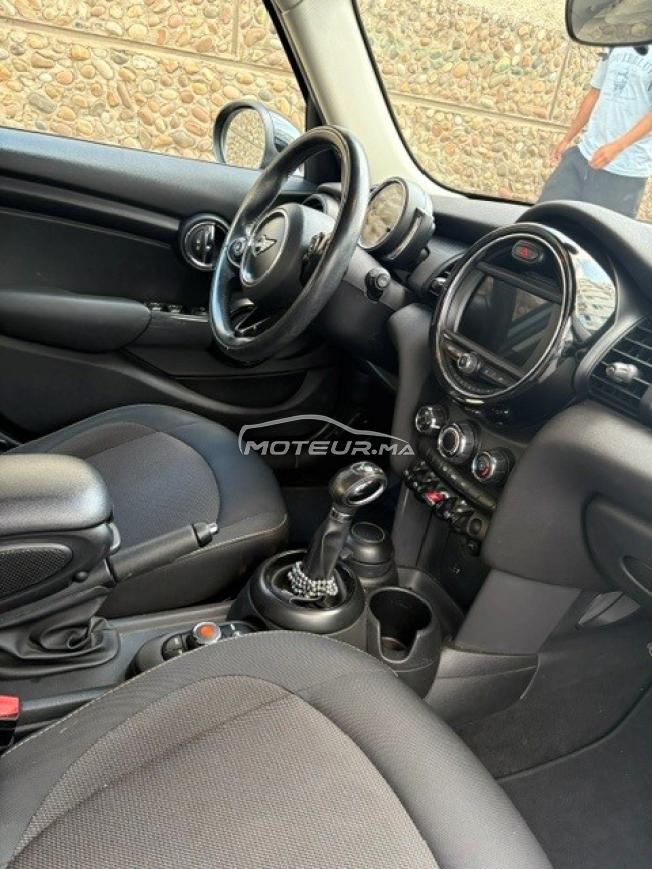 Mini Cooper D 5 portes en excellent état. Véhicule première main.