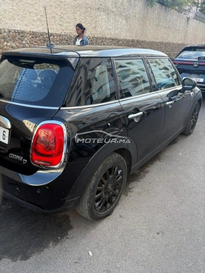 Mini Cooper D 5 portes en excellent état. Véhicule première main.