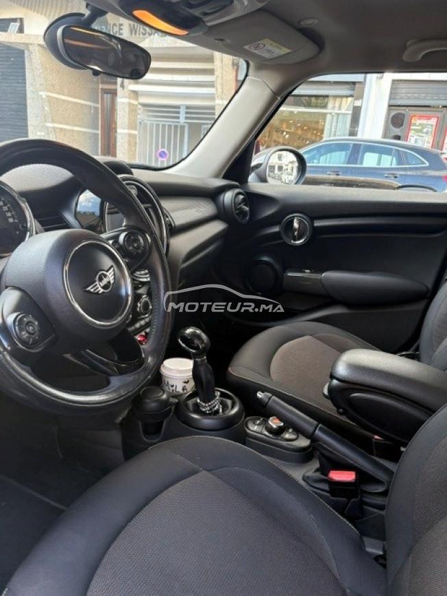 Mini Cooper D 5 portes en excellent état. Véhicule première main.