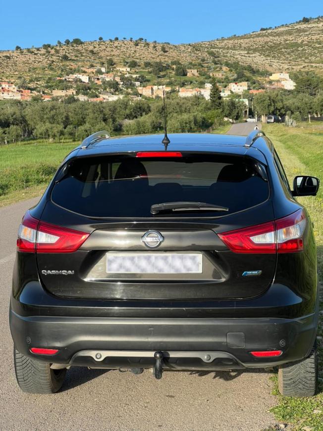 Je mets en vente ma Nissan Qashqai, année 2017, en très bon état, bien entretenue et agréable à conduire.