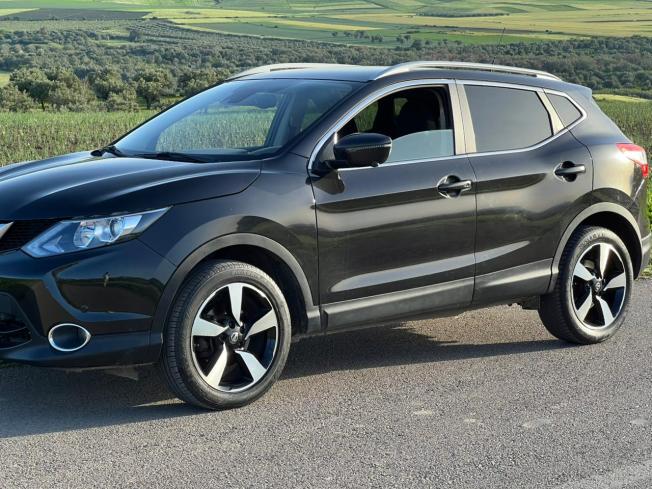 Je mets en vente ma Nissan Qashqai, année 2017, en très bon état, bien entretenue et agréable à conduire.