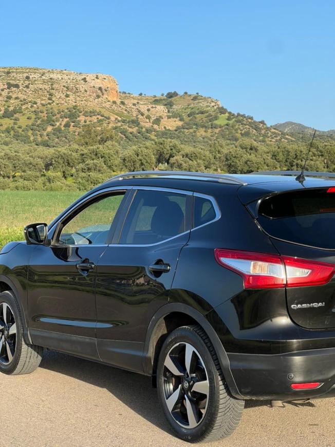 Je mets en vente ma Nissan Qashqai, année 2017, en très bon état, bien entretenue et agréable à conduire.