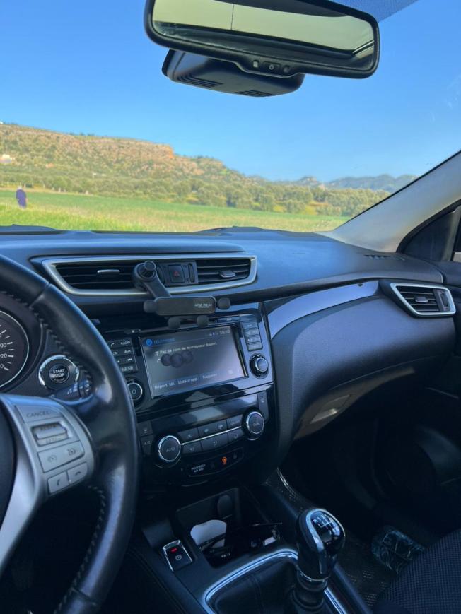Je mets en vente ma Nissan Qashqai, année 2017, en très bon état, bien entretenue et agréable à conduire.