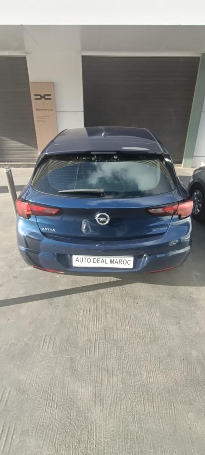 Opel Astra Diesel de 2021 Diesel-Automatique-94000 km