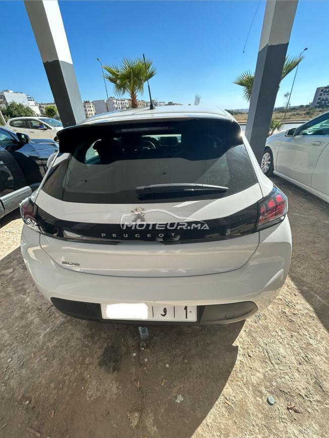 🚗 Peugeot 208 fin 2022 – Automatique – Première main – 90,000 km