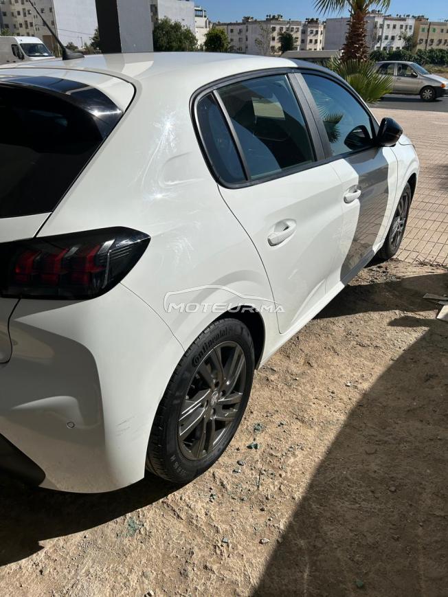 🚗 Peugeot 208 fin 2022 – Automatique – Première main – 90,000 km