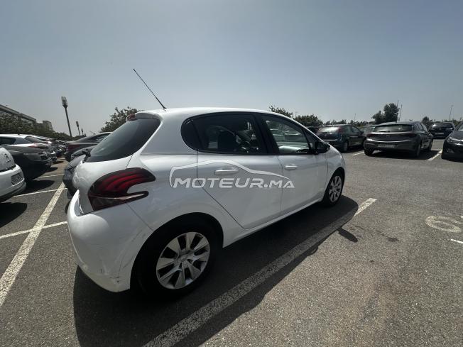 Peugeot 208 2017 n9iya