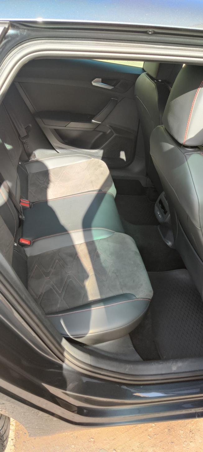 SEAT LEON FR 12/2023 No adbleu