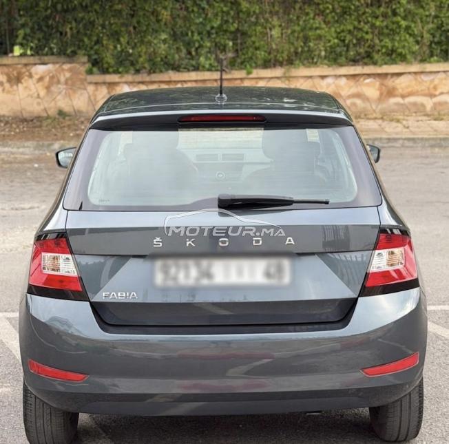 Voiture skoda fabia en très bon état