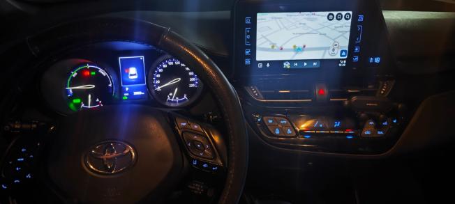 Toyota C-HR très bon état faible kilométrage