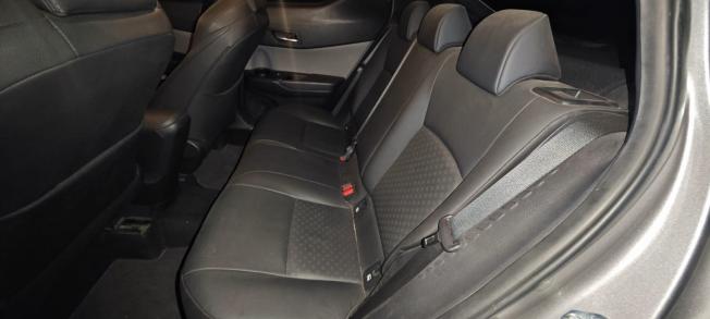 Toyota C-HR très bon état faible kilométrage