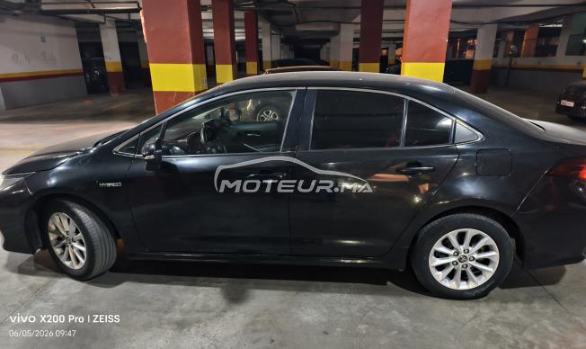 Toyota Corolla Prestige Hybride 2019 Distinctive  en excellent état.