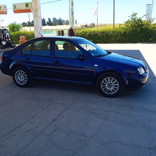 Volswagen Bora Essence 2003, Très bon Etat