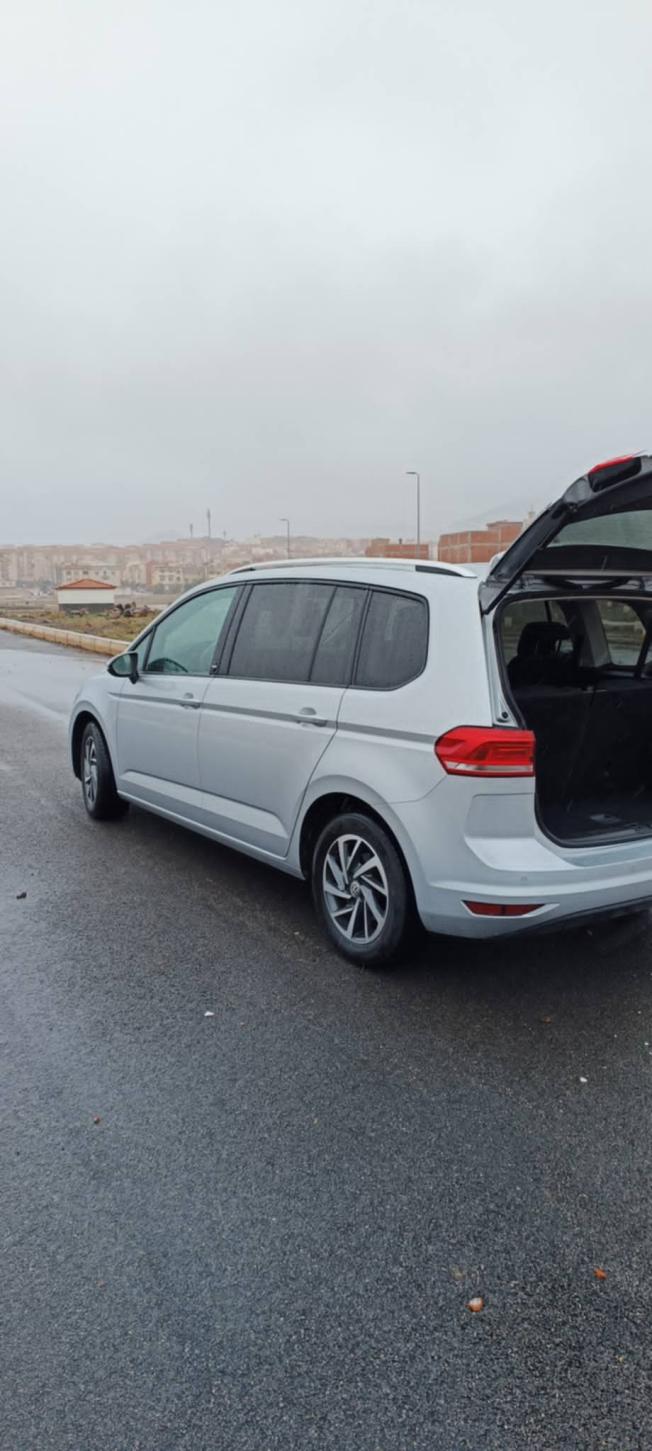 volkswagen touran sound 2017 Diwana 2024